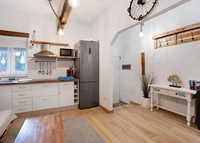 Casita Rural La Pinera 洛斯雷尔雷赫斯